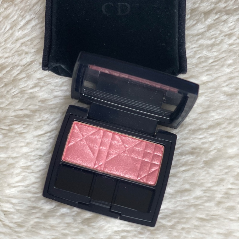 Dior mono eyeshadow